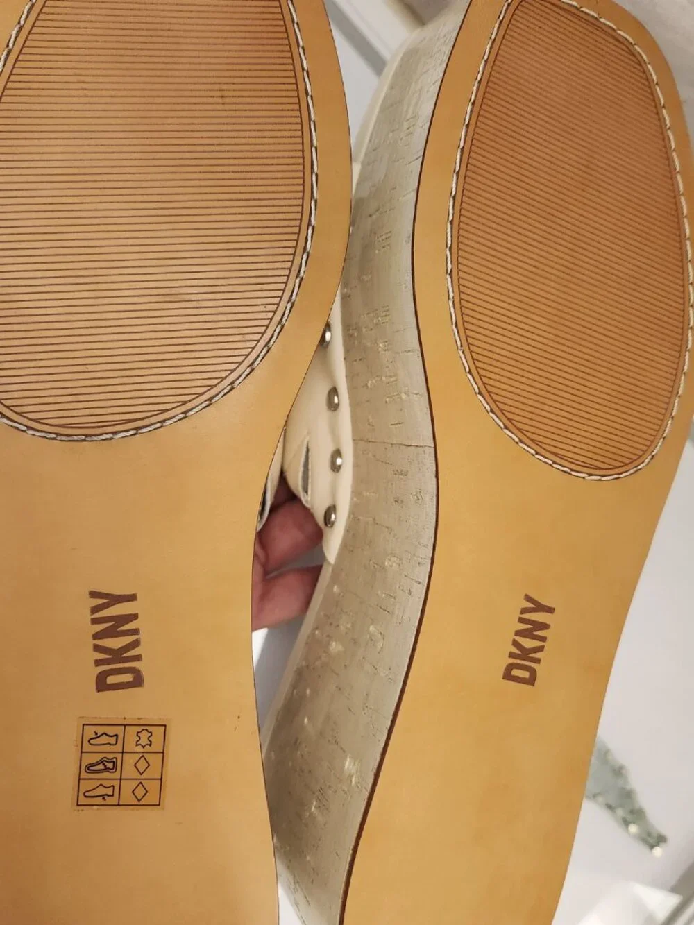 DKNY Alvy Studded Platform Wedge Slide Sandals, Egg Nog/Leather. NIB. Size 11